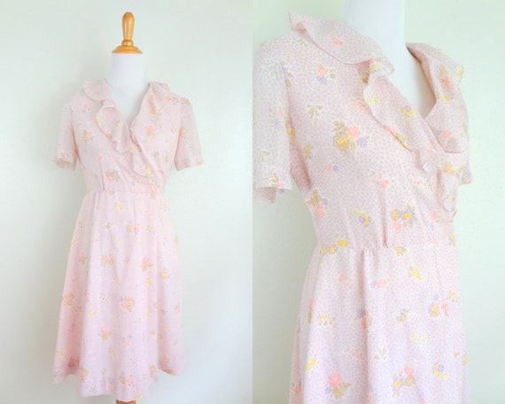 Vintage 40s Pink Floral Ruffle Neck Wrap Front Rom