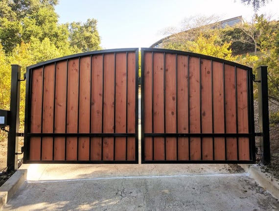 Free Shipping Custom Automatic Wrought Iron Cumaru Swing Arched Driveway Gate Kit Wooden Metal Steel Security Gates Kits For Driveways