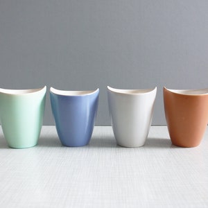 Dutch Vintage Set of 4 Pastel Milk / Tea / Coffee Cup / Mug without Handle by Potterie de Driehoek / 50s - 60s / Fokke Hamming