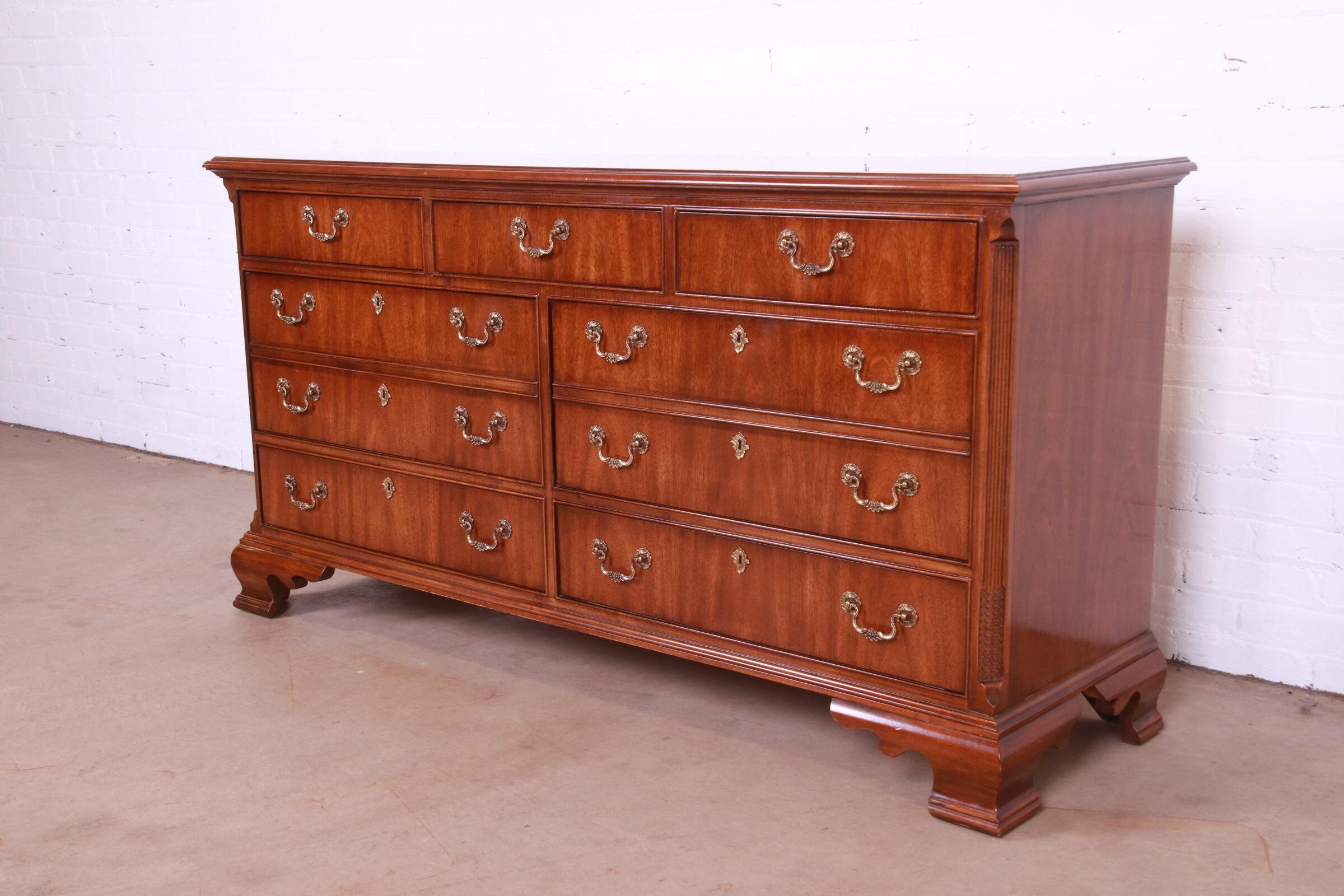 Drexel Heritage Georgian Carved Mahogany Dresser - Etsy Drexel Heritage Georgian Carved Mahogany Dresser - Etsy