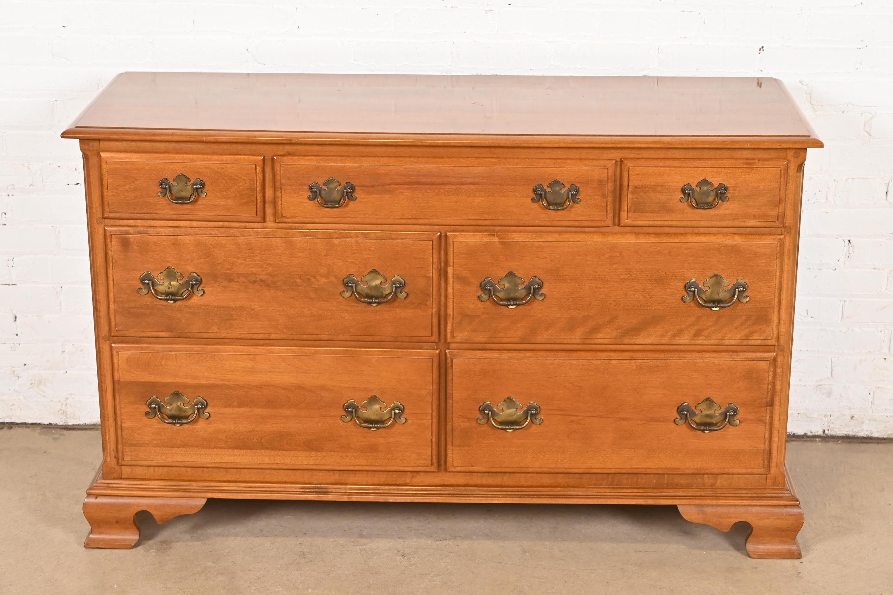 Ethan Allen American Colonial Solid Maple Seven-drawer Dresser