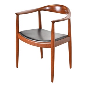 Hans Wegner for Johannes Hansen &quot;The Chair&quot; Teak and Leather Round Chair, Newly Restored