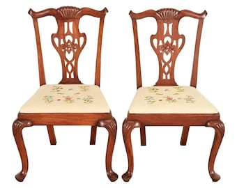 Baker Furniture Style Georgian Carved Mahogany Side Chairs or Dining Chairs, Pair