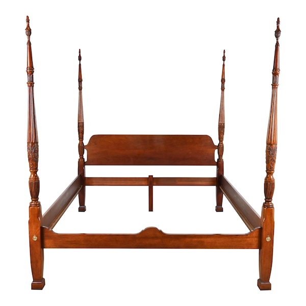 Thomasville Georgian Carved Mahogany King Size Poster Bed