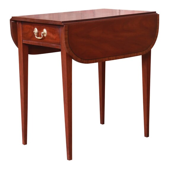 Henkel Harris Georgian Mahogany Drop Leaf Pembroke Side Table