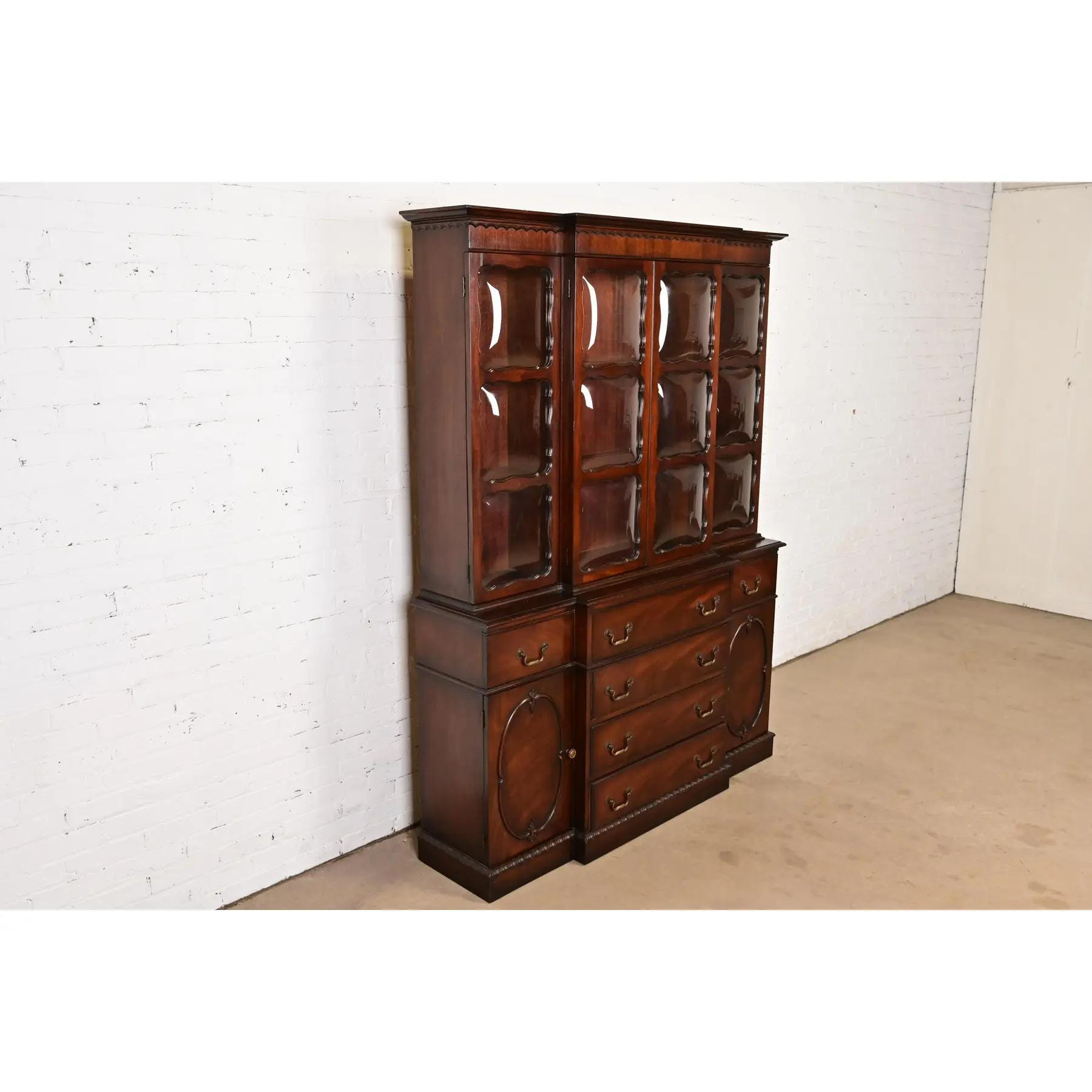 Baker Furniture Style Georgian Mahogany Bubble Glass Breakfront 