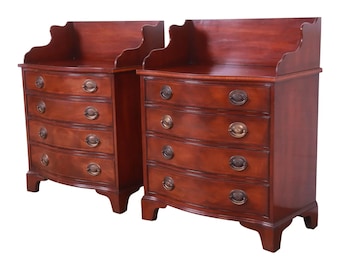 Henredon Georgian Inlaid Mahogany Serpentine Bachelor Chests or Nightstands, Pair