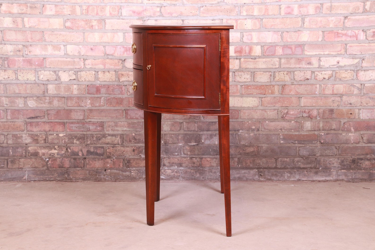 BäckerMöbel Historische Charleston Mahagoni Demilune Schrank | Etsy