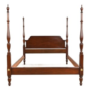 Henkel Harris Georgian Carved Mahogany Queen Size Poster Bed