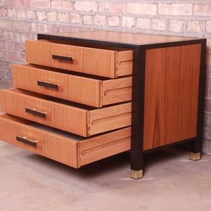 Harvey Probber Teak and Mahogany Four-Drawer Nightstand or Bachelor Chest, Newly Refinished image 4