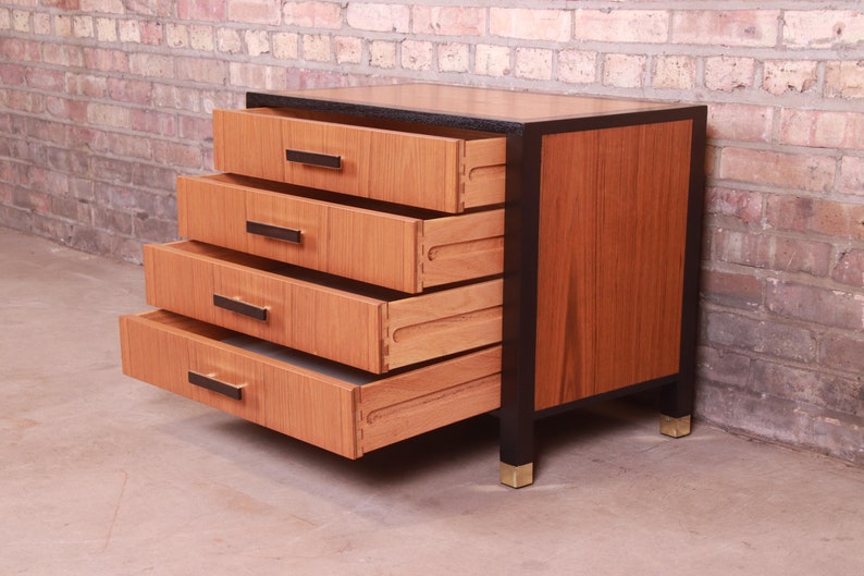 Harvey Probber Teak and Mahogany Four-Drawer Nightstand or Bachelor Chest, Newly Refinished image 4