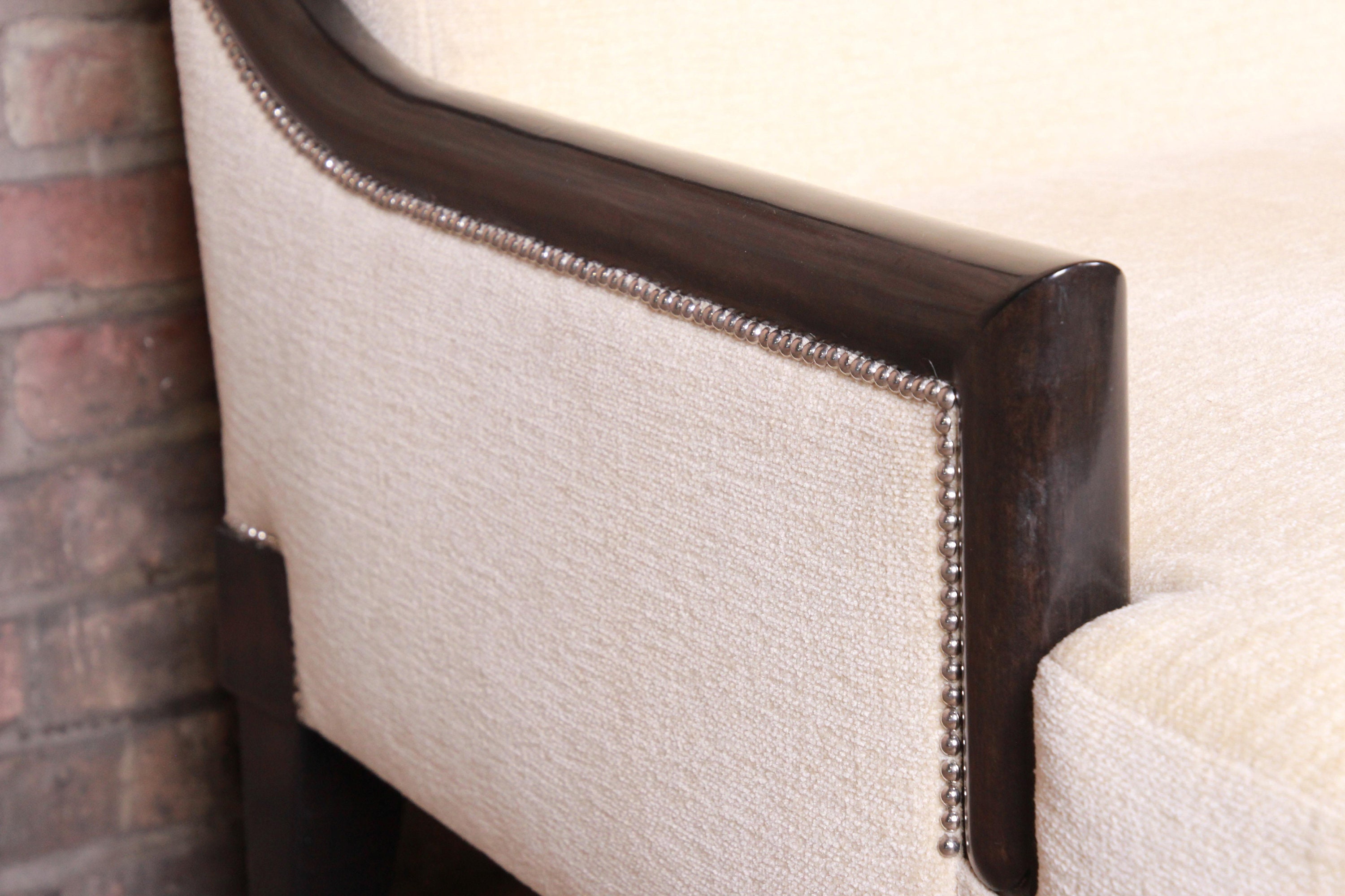 Barbara Barry Style modern mahogany y silla de salón tapizada | Etsy