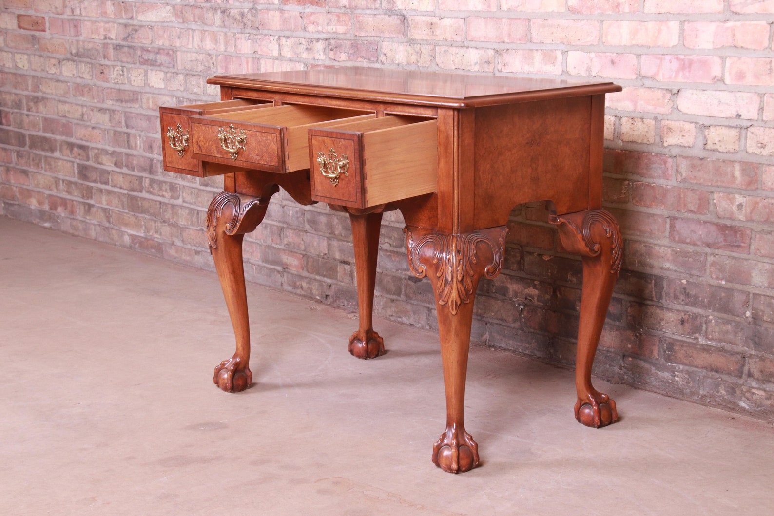 Bäcker Möbel Chippendale Burled Walnuss Lowboy Kommode oder | Etsy