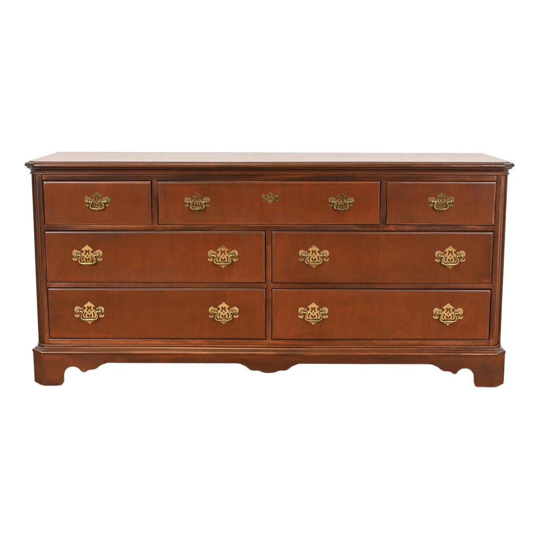 Drexel Heritage Georgian Mahogany Seven-drawer Dresser, Newly