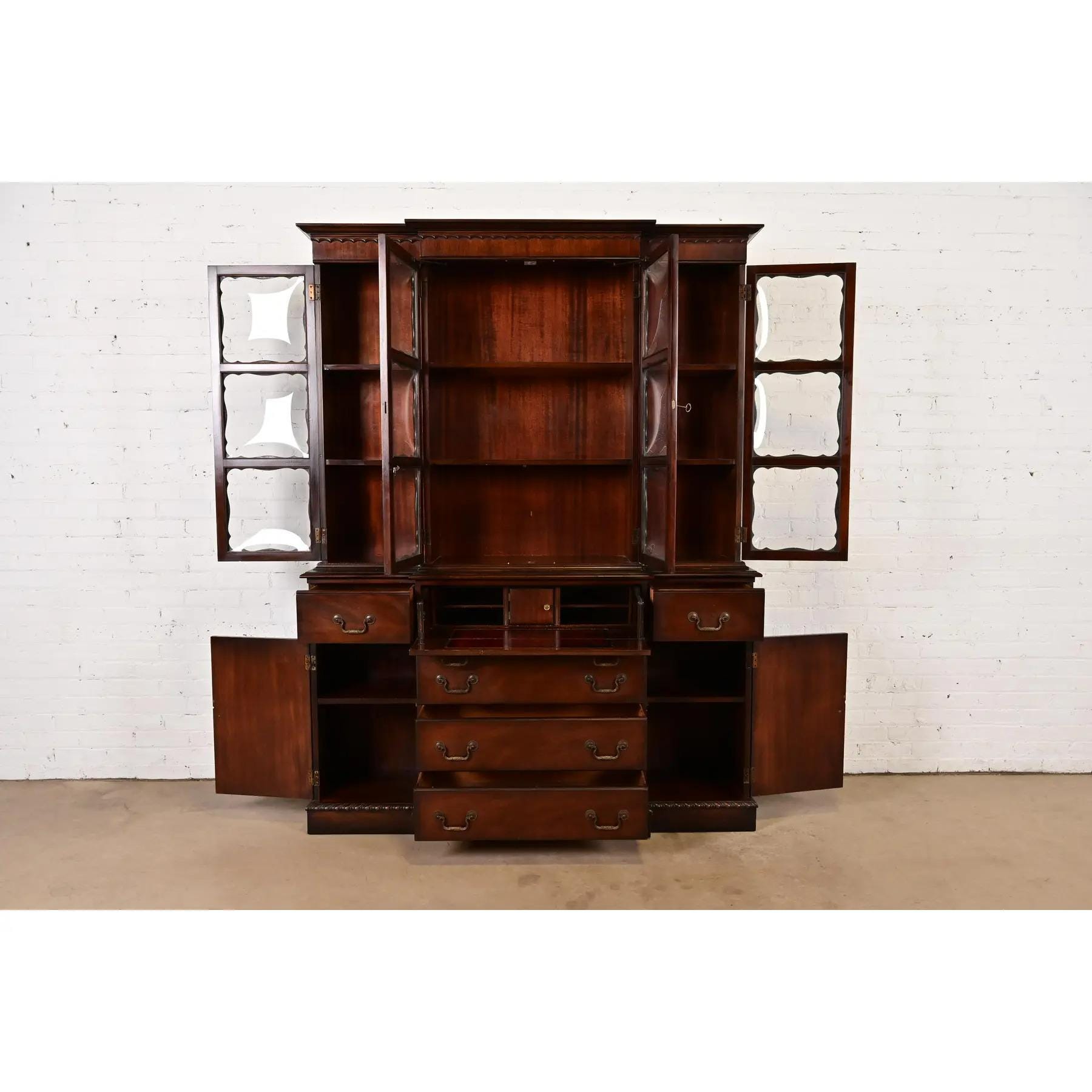 Baker Furniture Style Georgian Mahogany Bubble Glass Breakfront 