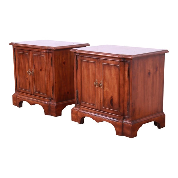 Drexel Heritage Italian Provincial Sculpted Pine Nightstands, Pair