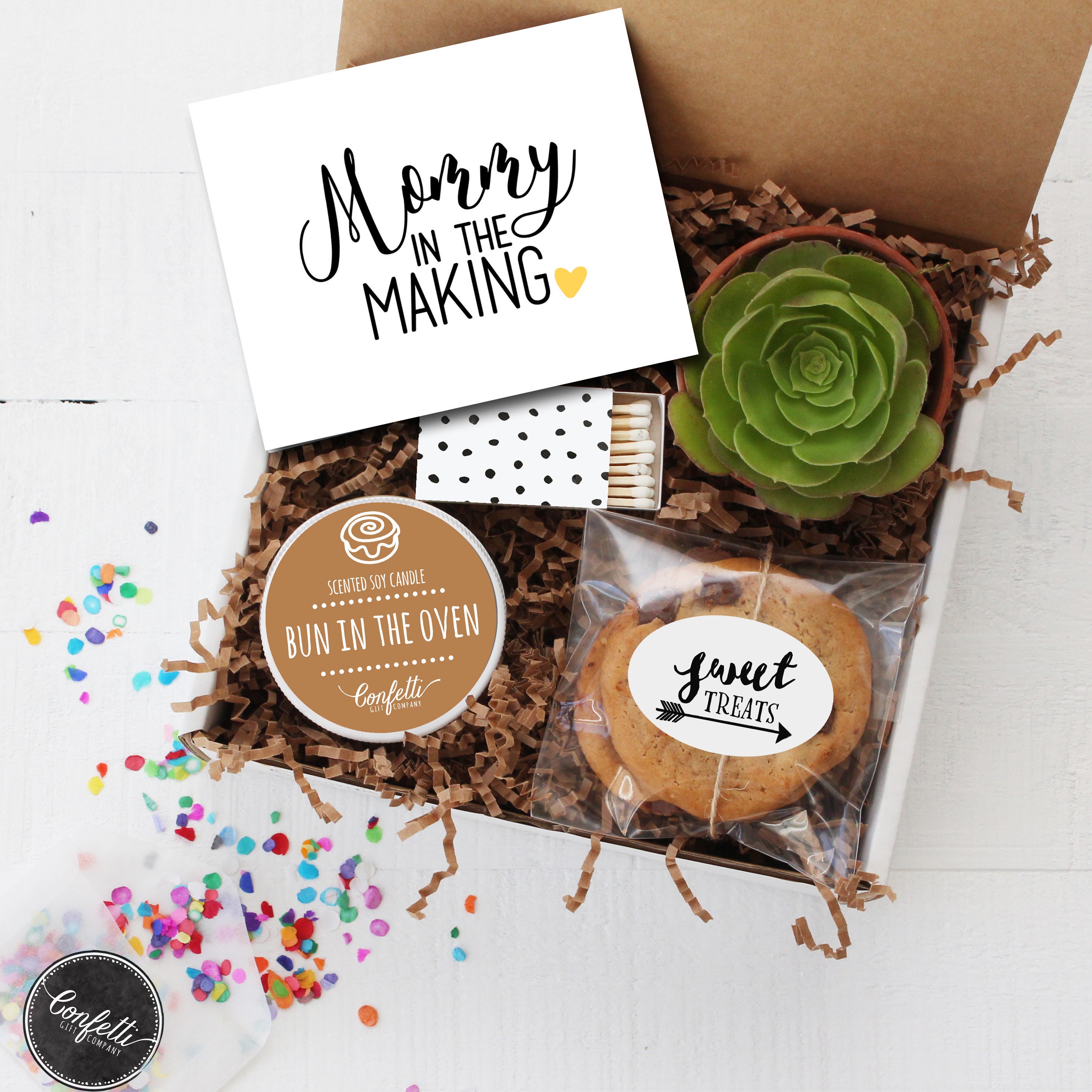 Pregnancy Gifts for First Time Moms: A DIY Monthly Pregnancy Box