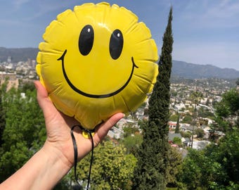 Ceramic Smiley Face Balloon - Discounted Second - 50% OFF!