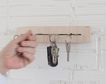 Porte-clés mural, gardez vos clés organisées et toujours à portée de main grâce à cet accessoire pratique et résistant. DÉLIGNE