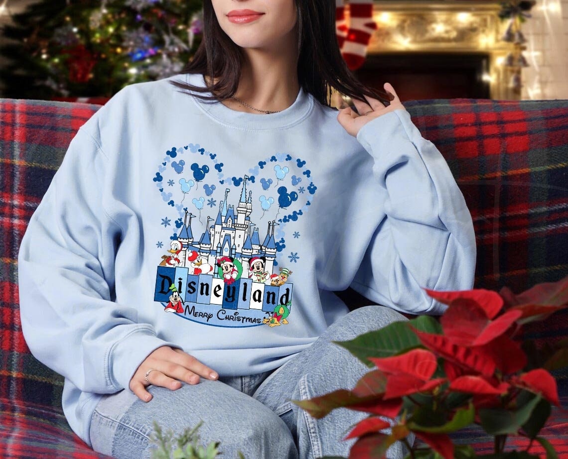 Discover Disneyland Christmas