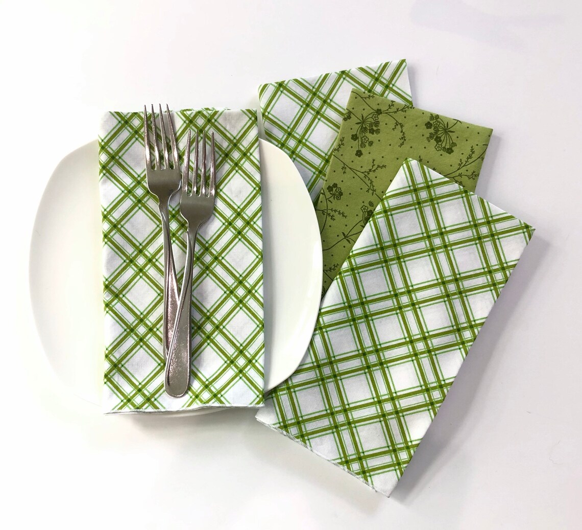 Green Floral Cloth Napkins Set of Four Green Floral Napkins Etsy