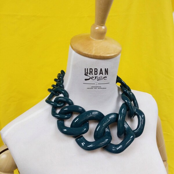 Dark Green Chunky Chain Necklace: Bold Resin Statement Jewelry