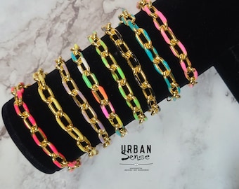 Pulsera minimalista apilable de cadena dorada con esmalte y cadena de aluminio chapada en neón.