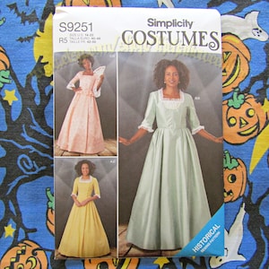 Simplicity 9251 Renaissance Medieval Dress gown sewing pattern 14-22 s9251