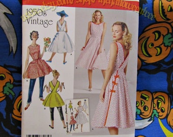 Simplicity 8085 Apron Wrap Dress Vintage Retro Style Sewing Pattern Sizes 14-22 s8085