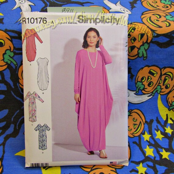 Simplicity 8911 Lagenlook Knit Caftan 