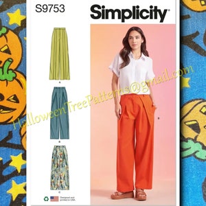 Puede incluir: Patrón de costura Simplicity S9753 para pantalones de pierna ancha. El patrón incluye tres estilos diferentes: un pantalón verde, un pantalón azul y un pantalón de estampado floral. El patrón está diseñado e impreso en los EE. UU.