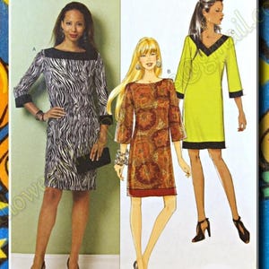 Op de afbeelding: Een naaipatroon met drie jurk ontwerpen. Eén jurk heeft een zwart-witte zebraprint, een andere een paisley patroon en de derde is effen chartreuse van kleur. Het patroon is gelabeld "FAST & EASY".