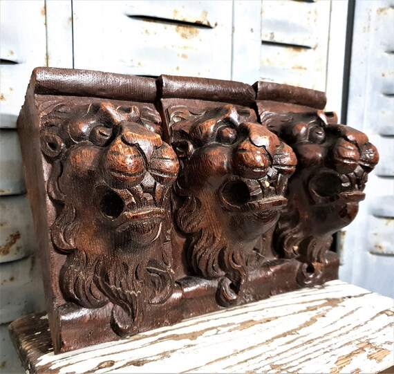 3 gothic lion corbel