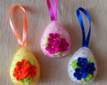 Juego de 3 adornos de huevo. Adornos de Pascua bordados de fieltro. Decoración del árbol de Pascua. Adornos de primavera. Decoraciones primaverales. Adornos de huevos de Pascua