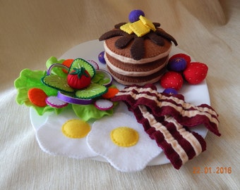 Felt breakfast set. Breakfast with pancakes, eggs, bacon and salad. A great gift for children. Felt pancakes.