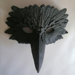 Raven mask. 3D felt raven mask. Raven mask for children. Felt mask. Black raven mask. Bird mask. Halloween mask. Party mask