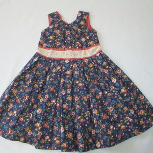Girl&#39;s floral dress, girl&#39;s vintage style dress, size 5, hand-made, one-of-a-kind, FREE hair tie scrunchie Birthday dress, Christmas present