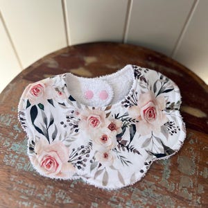 Dribble bib, florals, scalloped bib