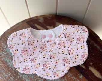 Dribble bib, floral, scalloped bib