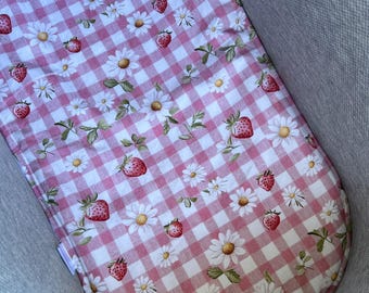 Bassinet liner made for Uppababy Vista, Bugaboo, Redsbaby, Nuna prams and more. Strawberries, gingham
