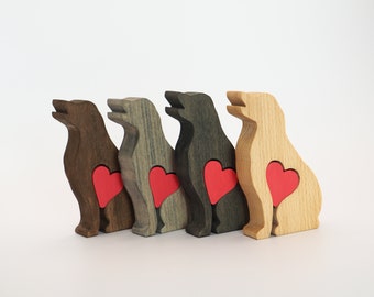 Little Labrador Retriever with personalised heart, Mother's day gift from black lab owner, memorial yellow Labrador figurine, wooden statue