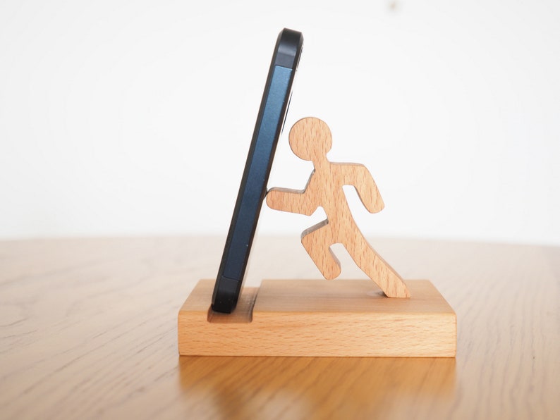 runner phone stand