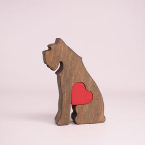 Schnauzer met gepersonaliseerd hart, standbeeld zwarte schnauzer voor hondenbezitter, afscheidscadeau hond verlies gedenkteken, cadeau vader hond, dwergschnauzer
