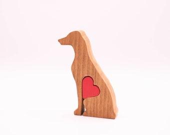 Vizsla figurine with personalised heart, wooden vizsla statue keepsake, sympathy dog ornament, small Mother's day gift for vizsla owner mum