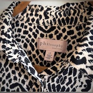 Blusa con estampado de guepardo de Philosophy Anthropologie, dobladillo con flecos, talla L imagen 9