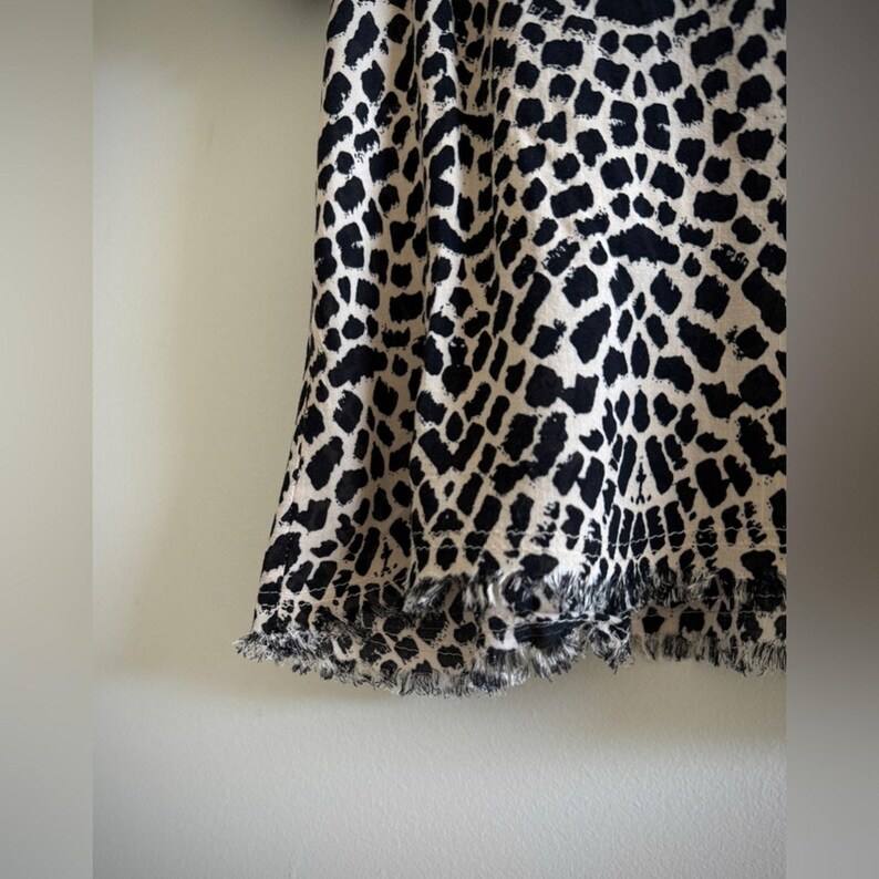 Blusa con estampado de guepardo de Philosophy Anthropologie, dobladillo con flecos, talla L imagen 8