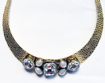 Sara - Metal and rhinestone choker Necklace. Gold statement pearl diamanté crystal