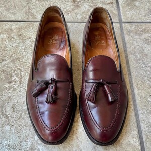 Vintage ALDEN Burgundy Calfskin Leather Tassel Loafers  display picture 2