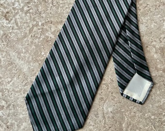 Cravate Homme Brooks Brothers Makers En Soie 100% - Motif Géométrique Rouge, Or, Bleu - Excellent état Occasion