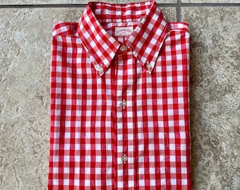 1960s BROOKS BROTHERS Red Gingham Poplin Short Sleeve Button Down Shirt | 15.5 | Ivy League Trad